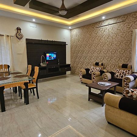 Shi'S Vilva - The Bungalow In Coimbatore - Near Airport, Kmch, Codesia ภายนอก รูปภาพ